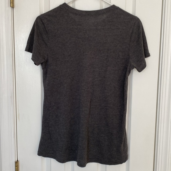 FRIENDS gray Tee - Picture 2 of 3